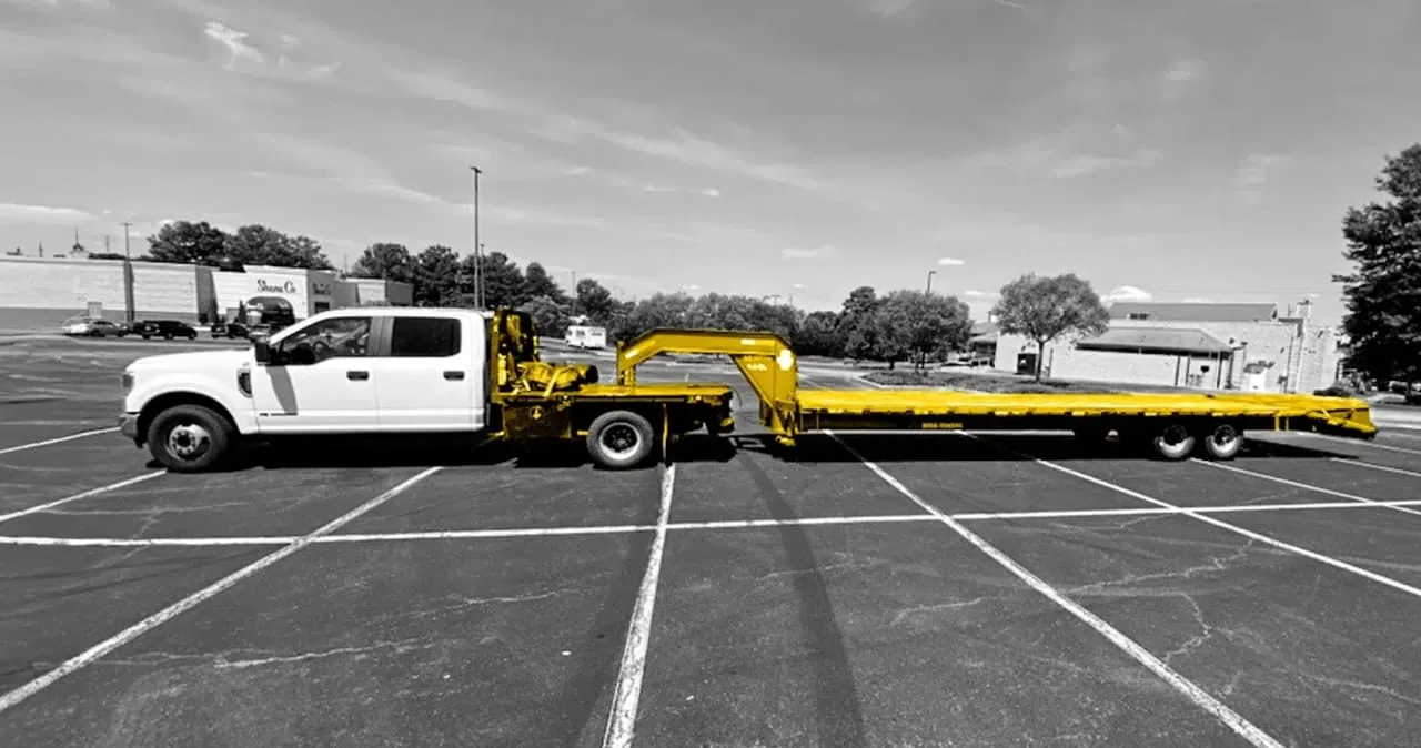 Professional hotshot dispatch services for 33 to 40 foot trailers across the USA